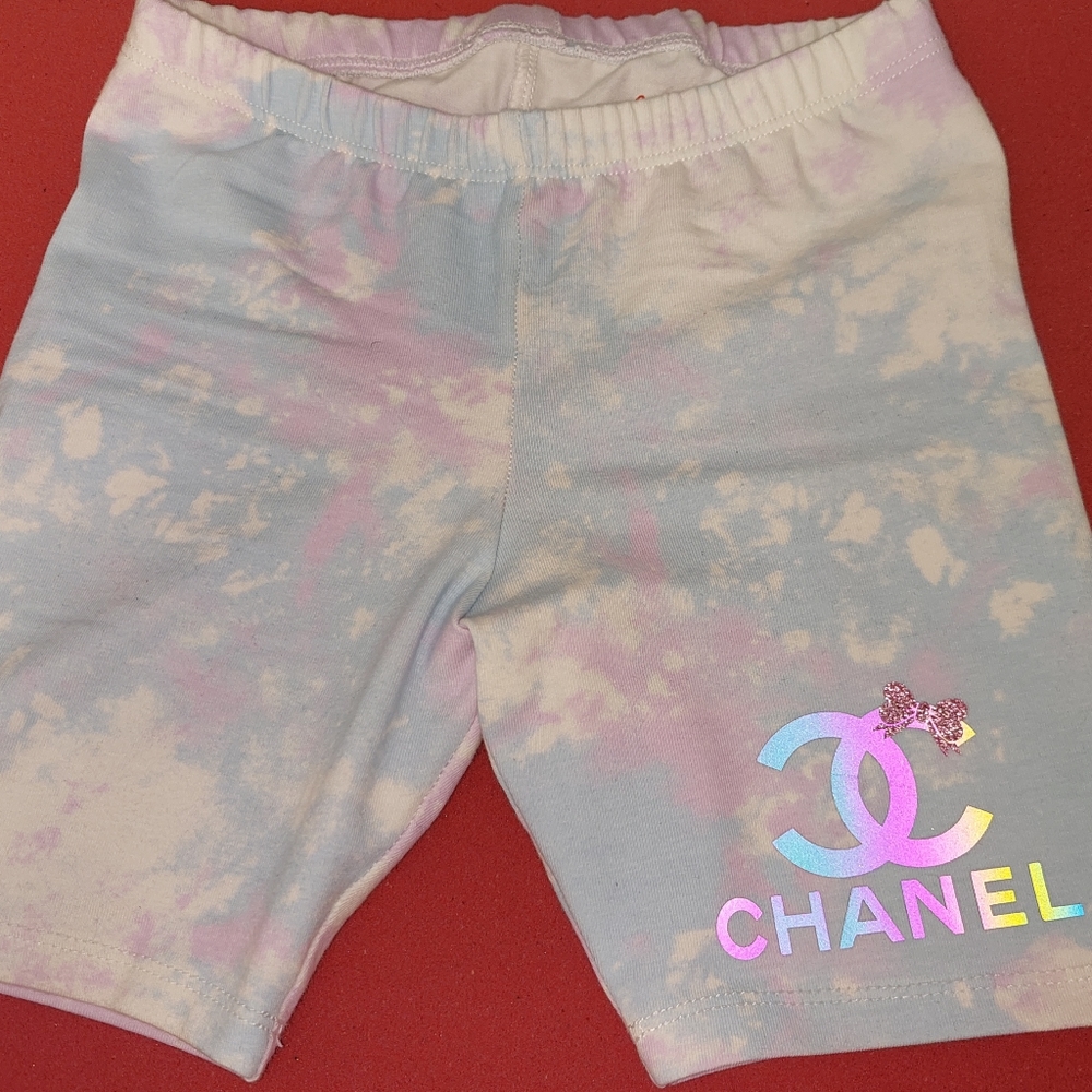Bow biker shorts with reflective design